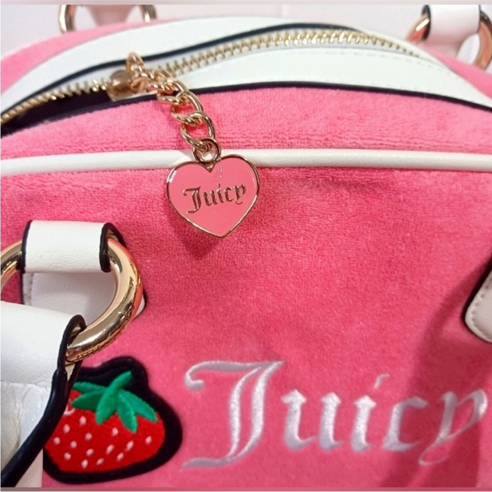 SOLD 🍓 GIFT AWAY 🍓 LIMITED EDITION Juicy Couture Strawberry Satchel & Coin - Picture 6 of 8